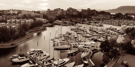 VANCOUVER, BC - AUG 17: Vancouver bay aerial view on August 17, 2015 in Vancouver, Canada. With 603k population, it is one of the most ethnically diverse cities in Canada.のeditorial素材