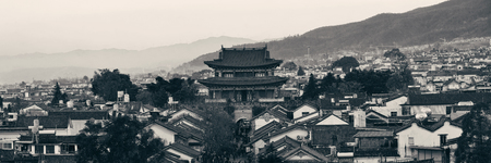 DALI, CHINA - DEC 5: Street view on December 5, 2014 in Dali, China. Dali is the ancient capital of Nanzhao in 8-9th centuries and Kingdom of Dali and major travel attractions in China.のeditorial素材