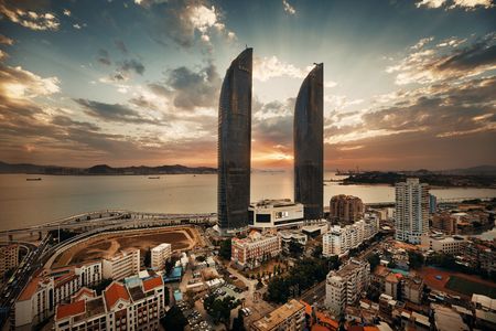 XIAMEN, CHINA â FEB 16: Shimao Twin Tower rooftop view at sunset on February 26, 2018 in Xiamen. Xiamen was ranked as China's 2nd-"most suitable city for living"のeditorial素材