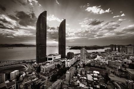 XIAMEN, CHINA â FEB 16: Shimao Twin Tower rooftop view at sunset on February 26, 2018 in Xiamen. Xiamen was ranked as China's 2nd-"most suitable city for living"のeditorial素材