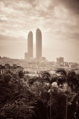 XIAMEN, CHINA â FEB 16: City skyline viewed from mountain top on February 26, 2018 in Xiamen. Xiamen was ranked as China's 2nd-"most suitable city for living"のeditorial素材