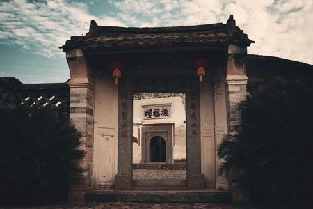 FUJIAN, CHINA â MARCH 2, 2018: A courtyard in Tulou. Tulou is the unique traditional rural dwelling of Hakka.のeditorial素材