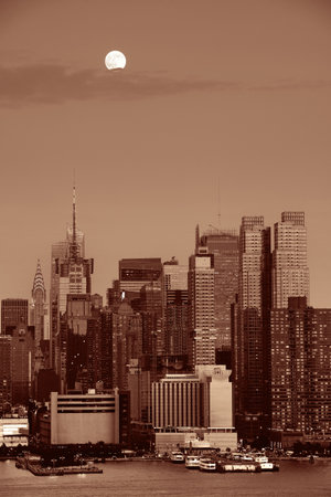 Super Moon over Midtown Manhattan in BW at sunsetの写真素材