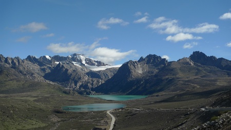 Twin Lake in Tibet, Chinaの写真素材