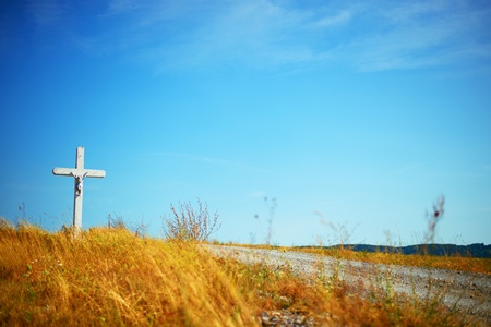 cross in field in Svata Helena in Romaniaの写真素材