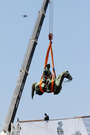 Disassembly for basic cleaning the statue of Tsar Osvoboditel , monument of King Liberator - Russian king Alexander II , built in 1907 year, in Sofia, Bulgaria  sept 5,2012. Dismantlement of monument of King Liberator Osvoboditel in front the Bulgarianのeditorial素材