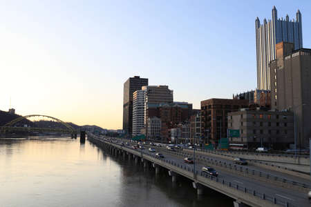 This is evening Pittsburgh in U.S. Commonwealth of Pennsylvaniaの写真素材