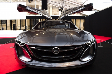 PARIS - JANUARY 30 - Opel Monza, Concept cars exposition on JANUARY 30, 2014 at Les Invalides museum in Paris, Franceのeditorial素材