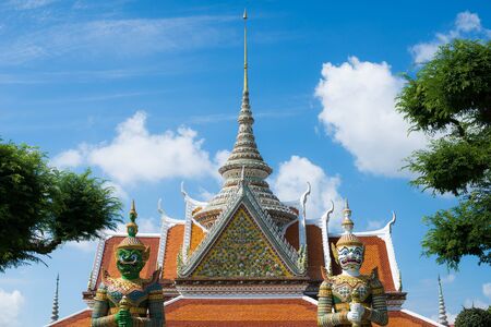 giant guardian, watarun temple in Thailandの写真素材