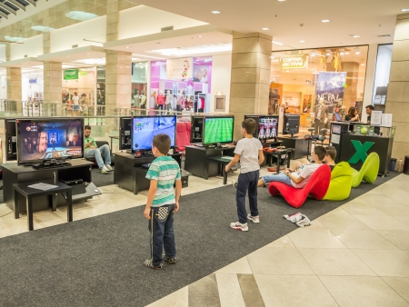 Children Playing Video Games In AFI Mall Cotroceni, Bucharestのeditorial素材