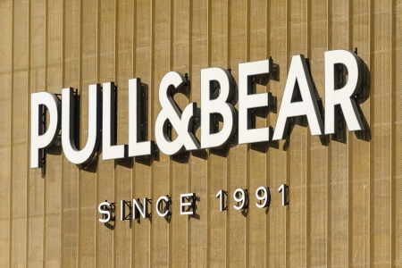 BUCHAREST, ROMANIA - JUNE 14: Pull And Bear Advertising on June 14, 2013 in Bucharest, Romania. It is a Spanish clothing and accessories retailer founded in 1986 based in Naron, Galicia.のeditorial素材