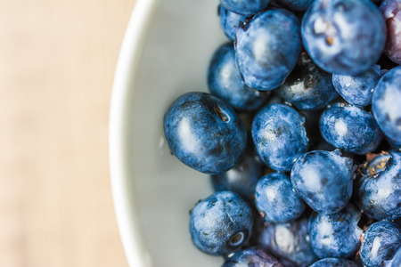 Fresh Blueberries In White Bowlの写真素材