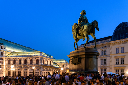 VIENNA, AUSTRIA - AUGUST 20, 2015: The Temporary Wednesday Club For Art Lovers And Friends Party At Albertina Museum In Vienna At Blue Hour.のeditorial素材