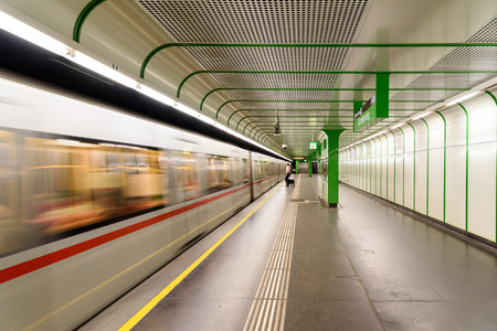 VIENNA, AUSTRIA - AUGUST 28, 2015: People Waiting For Train In Subway Station In Downtown Vienna.のeditorial素材