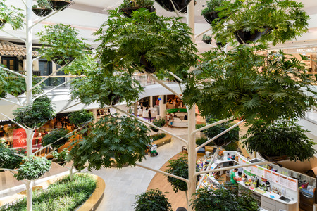 VIENNA, AUSTRIA - AUGUST 10, 2015: People Shop In Vienna Shopping City Luxury Mall.のeditorial素材
