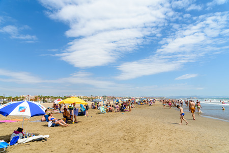 VALENCIA, SPAIN - JULY 23,  2016: People Have Fun At Balearic Sea On Valencia Beach In Summer.のeditorial素材