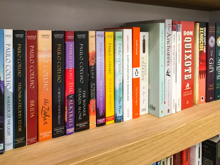 BUCHAREST, ROMANIA - SEPTEMBER 20, 2016: Latest English Famous Novels For Sale In Library Book Store.のeditorial素材