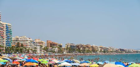 PENISCOLA, SPAIN - JULY 27, 2016: People Having Fun On Summer Holiday In Peniscola Beach At Mediterranean Sea.のeditorial素材