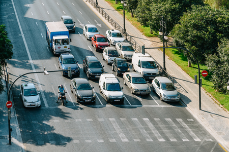 VALENCIA, SPAIN - AUGUST 01, 2016: Cars Waiting At Traffic Light For Pedestrians To Cross The Street.のeditorial素材
