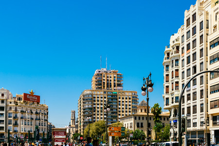 VALENCIA, SPAIN - AUGUST 02, 2016: Everyday Life In Busy Downtown Valencia City Of Spain.のeditorial素材
