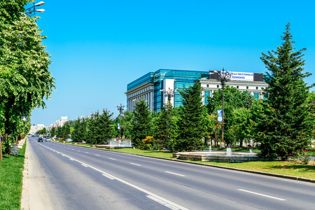 BUCHAREST, ROMANIA - MAY 19, 2015: Rush Hour Traffic In Union Square (Piata Unirii) one of the busiest and largest traffic intersections in downtown Bucharest city.のeditorial素材