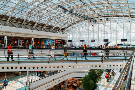 LISBON, PORTUGAL - AUGUST 10, 2017: People Crowd Looking For Summer Sales In Vasco da Gama Shopping Center Mall.のeditorial素材
