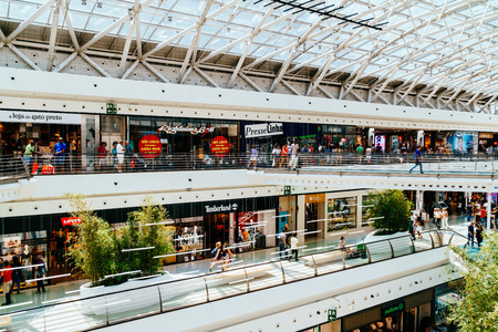 LISBON, PORTUGAL - AUGUST 10, 2017: People Crowd Looking For Summer Sales In Vasco da Gama Shopping Center Mall.のeditorial素材
