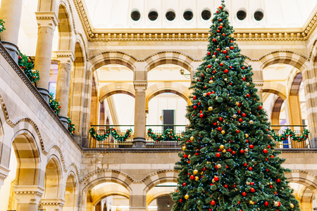AMSTERDAM, NETHERLANDS - NOVEMBER 14, 2017: Christmas Tree At Shopping Mall During Winter Holidayのeditorial素材