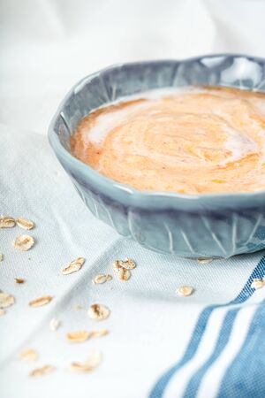 Yogurt With Oats And Peachesの写真素材