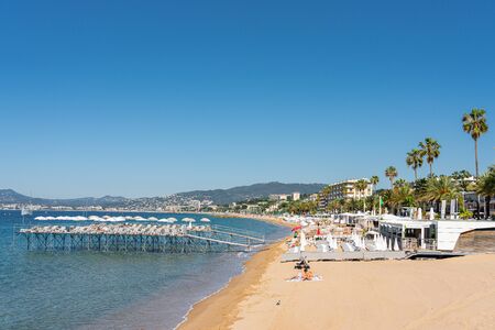 CANNES, FRANCE - JUNE 01, 2019: People Having Fun On Cannes City Beach At The Mediterranean Seaのeditorial素材