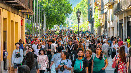 BARCELONA, SPAIN - JUNE 04, 2019: People Visiting The Gothic Quarter Which Is The Historic Centre Of The Old City Of Barcelonaのeditorial素材