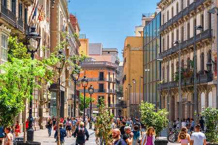 BARCELONA, SPAIN - JUNE 04, 2019: People and tourists enjoying everyday life in downtown Barcelona cityのeditorial素材