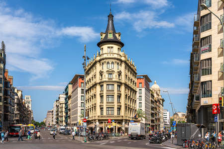 BARCELONA, SPAIN - JUNE 04, 2019: People and tourists enjoying everyday life in downtown Barcelona cityのeditorial素材