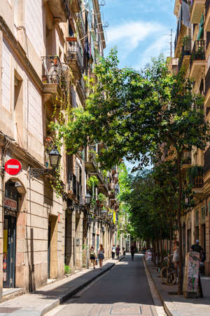 BARCELONA, SPAIN - JUNE 06, 2019: Beautiful Facade Building Architecture In City Of Barcelona, Spainのeditorial素材