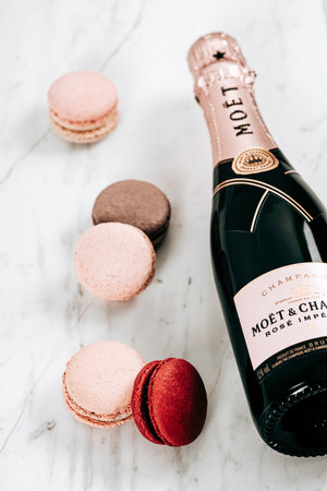 PARIS, FRANCE - JANUARY 20, 2021: Moet Chandon French Wine Champagne Bottleのeditorial素材