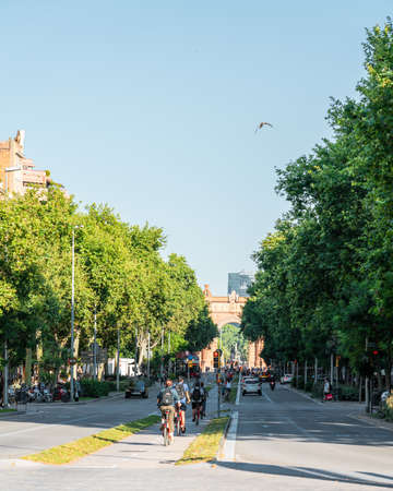 BARCELONA, SPAIN - JUNE 07, 2019: People and tourists enjoying everyday life in downtown Barcelona cityのeditorial素材