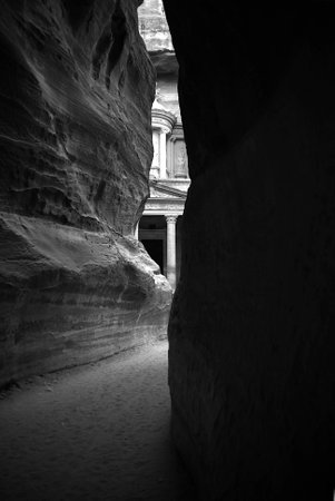 PETRA - NOV 09 2007:The Siq-main entrance to the ancient city of Petra in southern Jordan.It's a symbol of Jordan, as well as its most visited tourist attraction.のeditorial素材