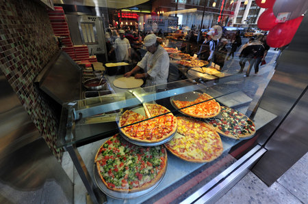 NEW YORK, OCTOBER 16: Fresh pizza on display in Pizzeria on October 16 2010 in Manhattan New York, USA.のeditorial素材