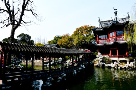SHANGHAI, CN - MAR 15 2015: Yu Garden in Shanghai, China.Shanghai Yuyuan Garden is one of the most famous gardens of the Southern Yangtze River in China.It Constructed in 1559 during the Ming Dynastyのeditorial素材