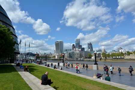 LONDON -  MAY 14 2015:The Queen's South Bank Walk London.It's a sightseeing walk for tourists and visitors that follows the River Thames Southbank path from Westminster Bridge to the Tower Bridge.のeditorial素材