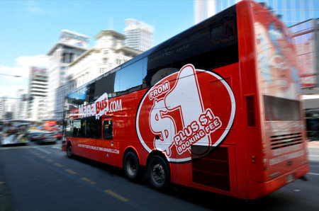 AUCKLAND,  NZL - AUG 01 2015:ManaBus.com express bus.It is an low fears intercity coach service operator in New Zealand. The company is owned by Brian Souter's Highland Global Transport.のeditorial素材
