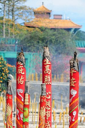 Gaint Chinese burning incense in Ngong Ping Village facing the Tian Tan Buddha Statue in Hong Kong .のeditorial素材