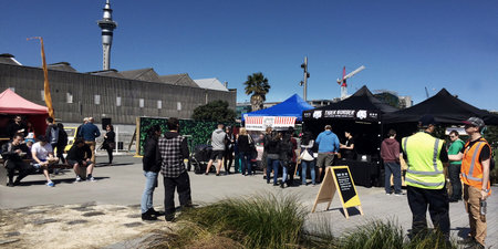 AUCKLAND,  NZL - SEP 12 2015:Visitors in Wynyard Quarter in Auckland, New Zealand.It's one of the most popular tourist attraction in Auckland waterfront including restaurants , cafes, playground and food markets.のeditorial素材