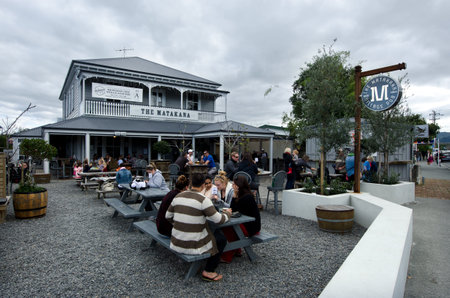 MATAKANA, NZ - JUNE 02:Matakana township on June 02 2013. It's a popular travel destination in NZ known for its farmers' market, cinema, cafes, restaurants and boutique food shops.のeditorial素材