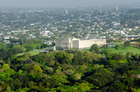 AUCKLAND, NZ - OCT 08:Aerial view of Auckland War Memorial Museum on Oct 08 2013.The museum is the most popular visitor attraction in New Zealand's largest city (population 1.5 million)のeditorial素材