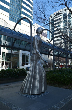 WELLINGTON - AUG 22 2014:Street sculpture on Lambton Quay.It is the heart of the central business district of Wellington, the capital city of New Zealand.のeditorial素材