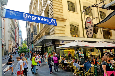 MELBOURNE, AUS - APR 11 2014:Traffic on Degraves Street, one of Melbourne's finest Laneway environments. Full of bars,restaurants, cafe and boutique shopping.のeditorial素材