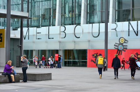 MELBOURNE - APR 11 2014:Visitors in Melbourne Museum.It is the largest museum in the Southern Hemisphereのeditorial素材