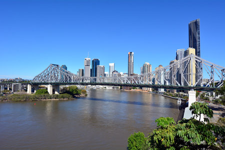 BRISBANE, AUS - SEP 26 2014:The Story Bridge.It's the longest cantilever bridge in Australia, spanning the Brisbane River in Queensland, Australia carries vehicular, bicycle and pedestrian traffic.のeditorial素材