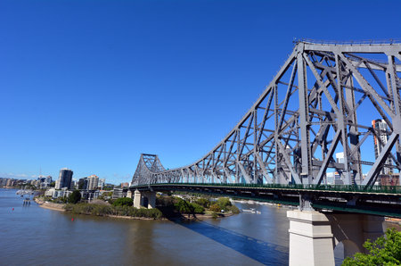BRISBANE, AUS - SEP 26 2014:The Story Bridge.It's the longest cantilever bridge in Australia, spanning the Brisbane River in Queensland, Australia carries vehicular, bicycle and pedestrian traffic.のeditorial素材